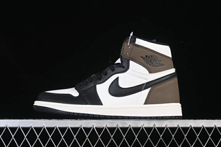 Picture of Air Jordan 1 HIGH _SKUfw21617931378493741fw
